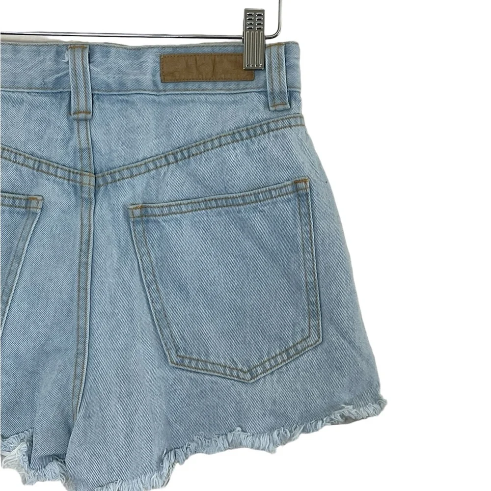 Cotton On | Light wash denim high rise mom short cut off jean shorts siz…